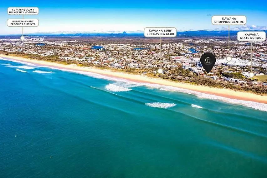 Funky Beachfront House Opposite Kawana Surf Club Buddina 別荘